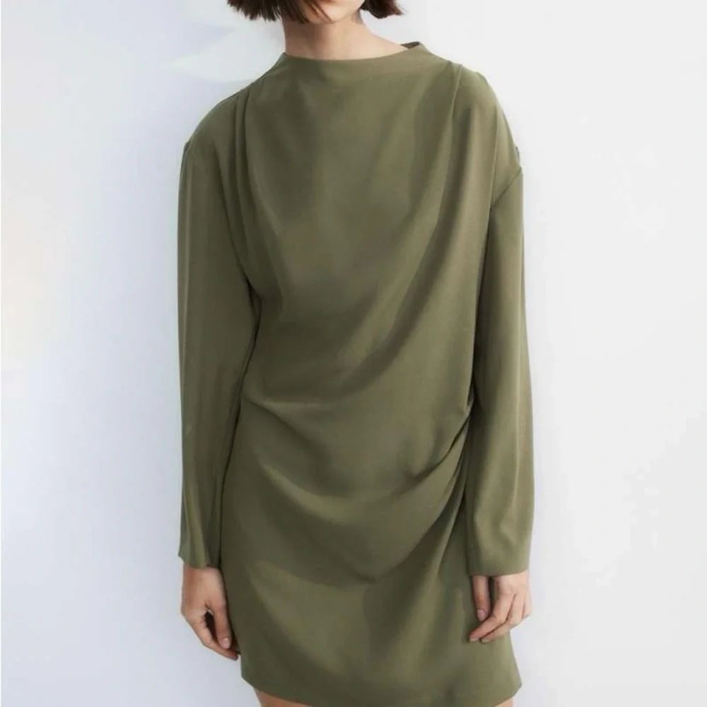 H&M Green Ruched Mock Neck Dress with Dolman Sleeves - Picture 2 of 6